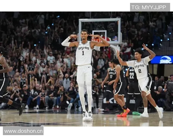 文班亚马与哈珀的对决快船逆转开拓者的利弊分析里夫斯创下个人最佳表现之夜